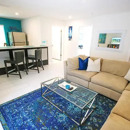 Tropical And Tranquil Bradenton Hideaway Vila